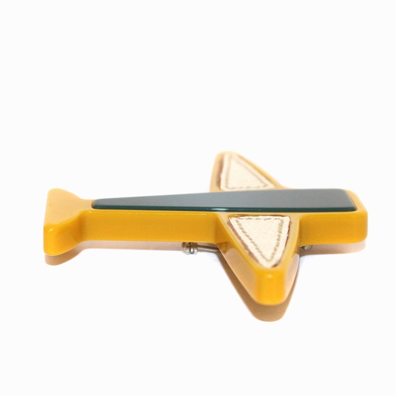 プラダ PRADA ブローチ ピンブローチ 飛行機 黄色 イエロー 緑