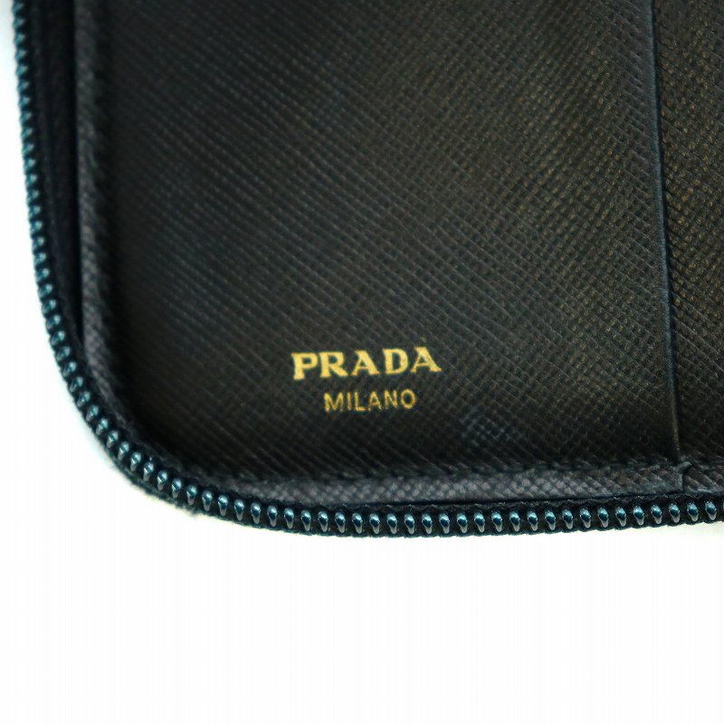 PRADA プラダ　二つ折り財布　ラウンドジップ　三角プレート　レザー　ブラック 人気✨プラダ 二つ折り財布 ラウンドファスナー 三角ロゴ