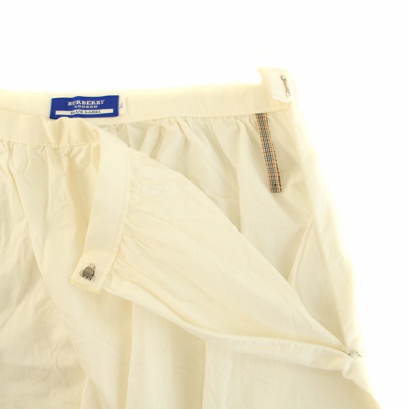 BURBERRY ブルーレーベル プリーツスカート キュロット 白 36 BURBERRY ブルーレーベル プリーツスカート キュロット 白 36