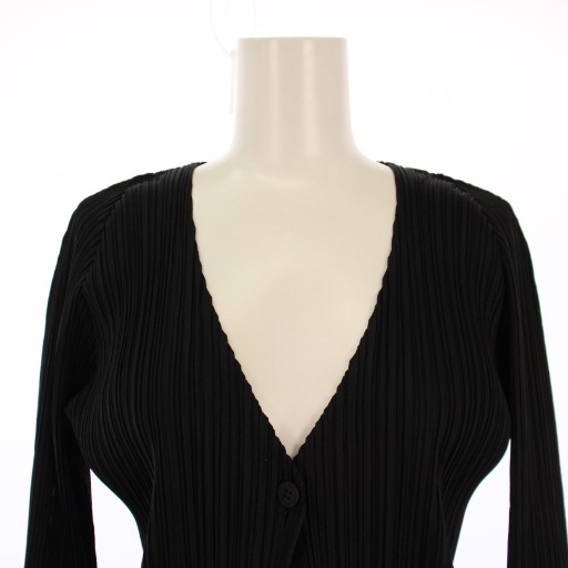 イッセイミヤケ PLEATS PLEASE Vネック カーディガン ブラック 3 イッセイミヤケ PLEATS PLEASE Vネック カーディガン ブラック 3