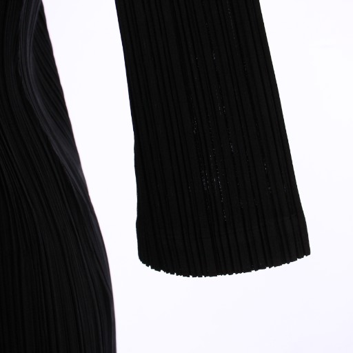 イッセイミヤケ PLEATS PLEASE Vネック カーディガン ブラック 3 イッセイミヤケ PLEATS PLEASE Vネック カーディガン ブラック 3