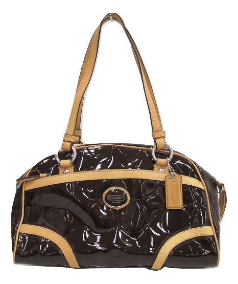 coachエナメルバック （コーチバッグ白色だった？黄色じゃないの 