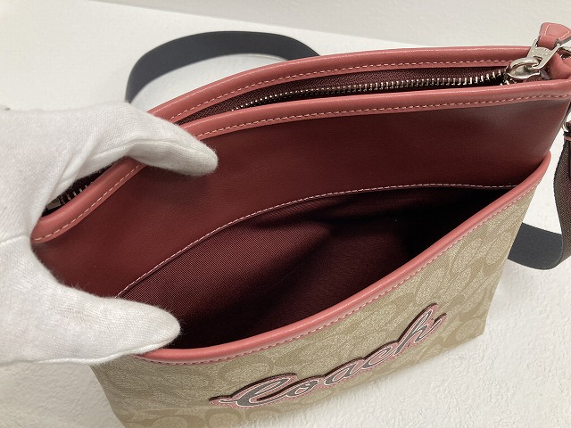 Pino  COACH ショルダーバッグ シグネチャー レザー pvc Pino 様専用 COACH ショルダーバッグ シグネチャー レザー pvc - メルカリ