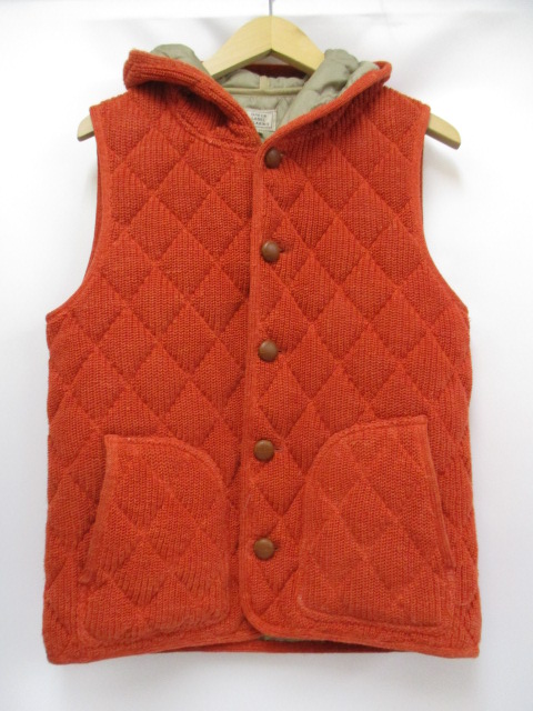 グリーンレーベルリラクシング ユナイテッドアローズ Green Label Relaxing ニット ベスト S オレンジ ノースリーブ 中綿 裏地付き くるみボタン メンズ 093 ベクトルパーク