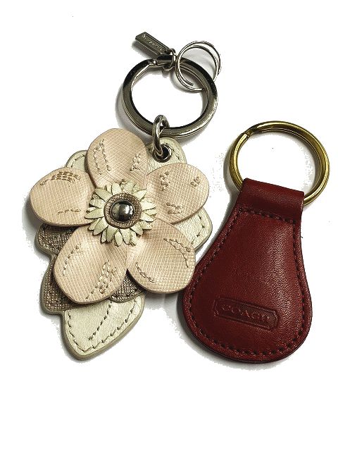 コーチ COACH バッグチャーム キーチャーム キーホルダー 2点セット フラワーモチーフ レディース △A7 095-202208040116 | ベクトルパーク コーチ COACH バッグチャーム キーチャーム キーホルダー 2点セット フラワーモチーフ レディース △A7 095-202208040116 | ベクトルパーク