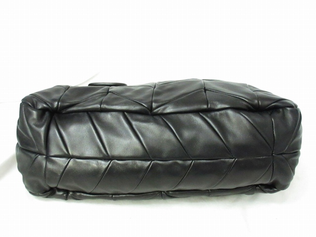 miu miu キルティング クラッチバッグ 黒 チェーンストラップ 保存袋