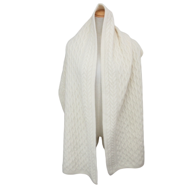 MaxMara 白　マフラー　ショール　美品 MaxMara 白マフラーショール美品
