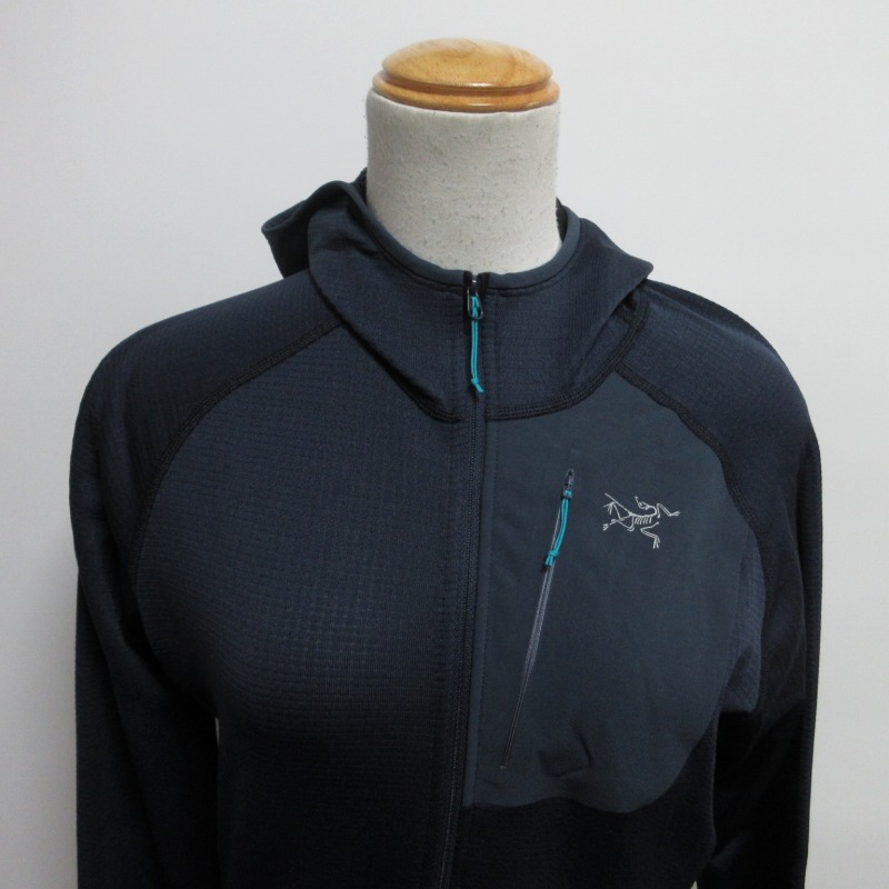 国内外の人気集結！ アークテリクス フーディ パーカー ハーフジップ 美品 ARC'TERYX トップス