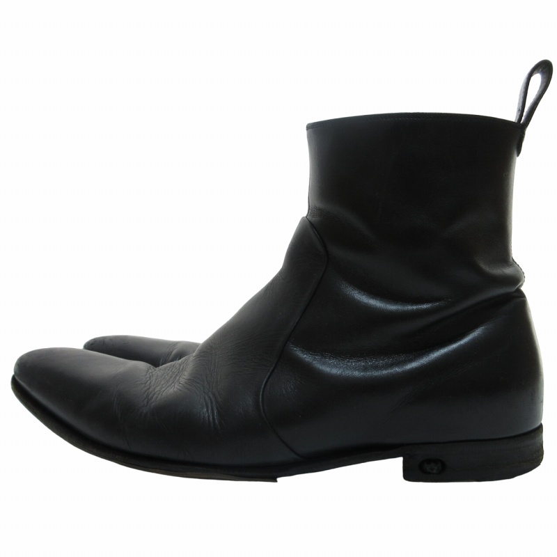 GUCCI ショートブーツ　黒 グッチ】今シーズン狙うは「重めの黒」1択！ヘビロテできる新作