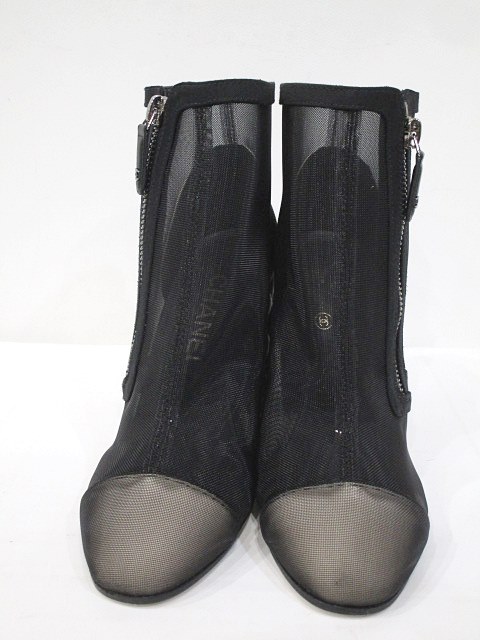 CHANEL レザーブーツ 38.5 黒 本革 CCマーク 箱・保存袋付き CHANEL レザーブーツ 38.5 黒 本革 CCマーク 箱・保存袋付き