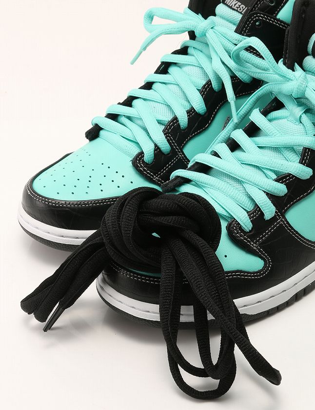 ナイキ NIKE スニーカー ハイカット ティファニーブルー 黒 ブラック 