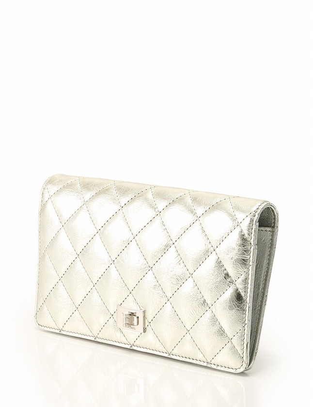 シャネル CHANEL マトラッセ 長財布 2つ折り シルバー 小物 レザー 
