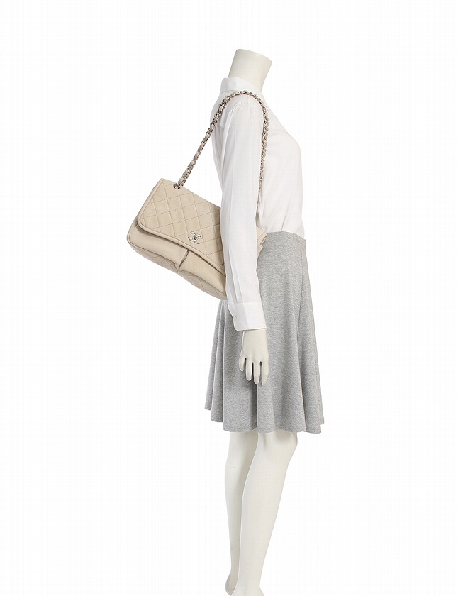 シャネルCHANEL　レザー保存袋　　アイボリー シャネルCHANELレザー保存袋アイボリー