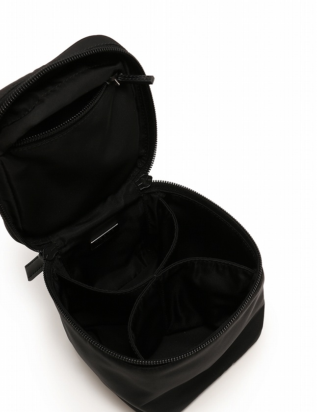 プラダ PRADA コスメポーチ 化粧ポーチ バニティバッグ 黒 ブラック