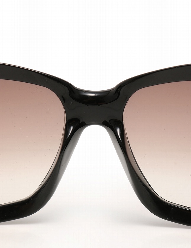 GUCCI ブラック バタフライフレーム サングラス グッチ GUCCI サングラス インターロッキングG 黒 ブラック 小物