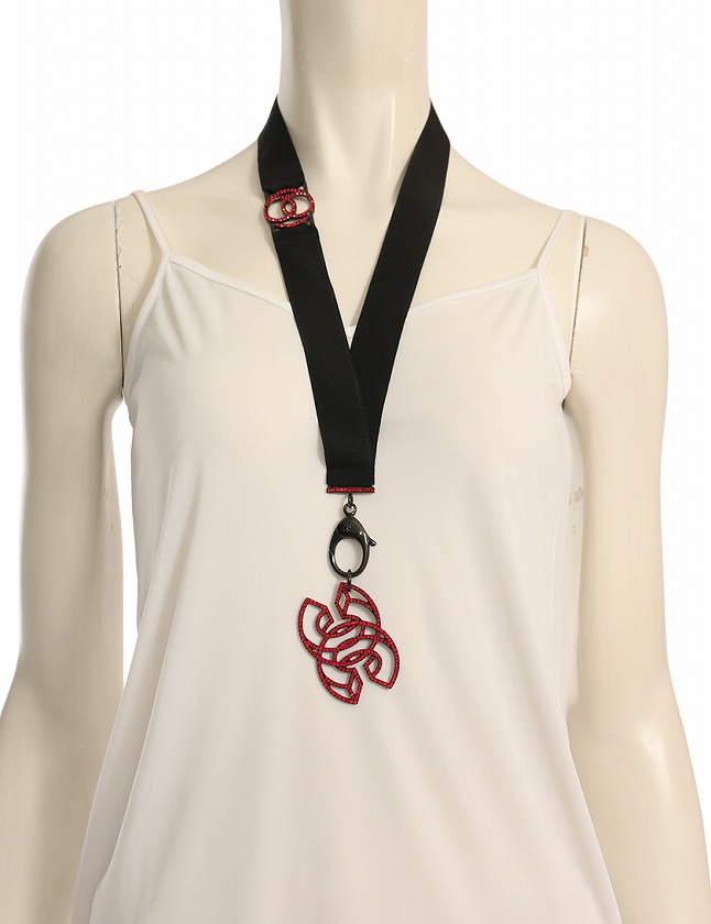 シャネル CHANEL ネックストラップ ココマーク 黒 ブラック 赤 ガン  