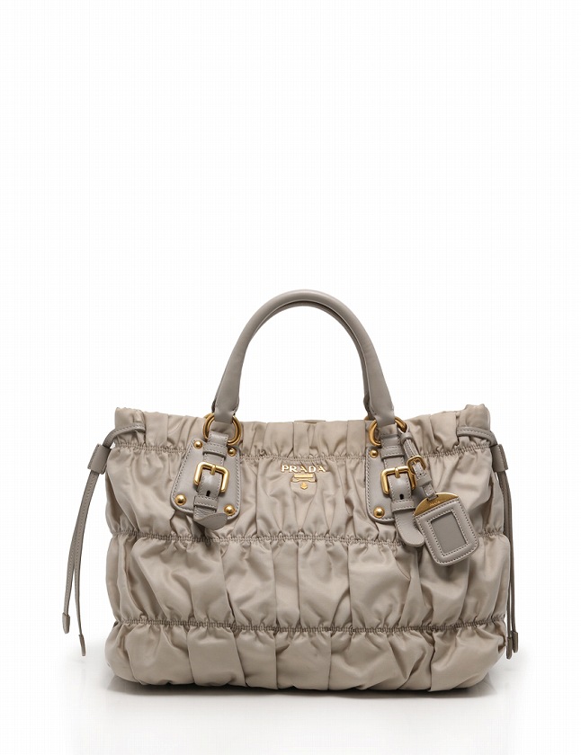 PRADA ナイロン ショルダーバッグ ベージュ PRADA（プラダ） ナイロン 三角ロゴ ショルダーバッグ - ベージュ