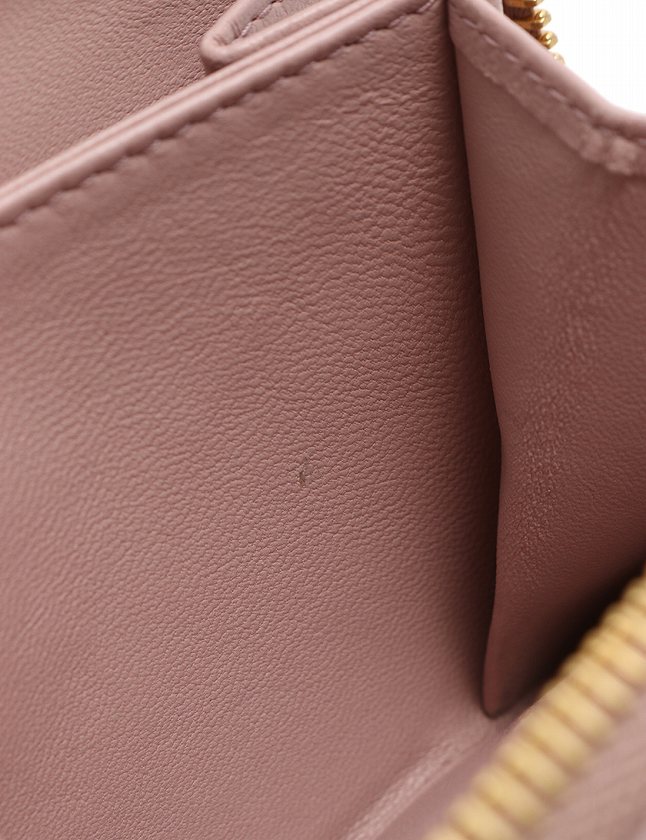 miumiu 二つ折り財布 ピンク　マテラッセ　レザー　5ML522 箱付き ミュウミュウ 二つ折り財布 財布 レディース マトラッセ