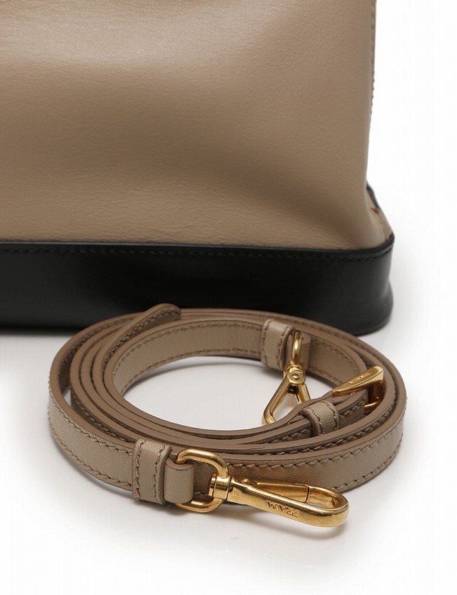 プラダ PRADA ハンドバッグ ショルダーバッグ ベージュ 黒 レザー