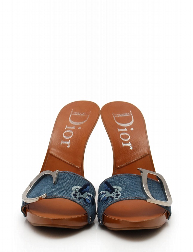 Dior 刺繍付き青サンダル 中ヒール