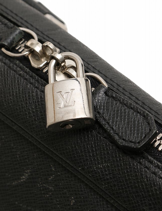 LOUIS VUITTON ビジネスバッグ タイガ イゴール アルドワーズ 黒 LOUIS