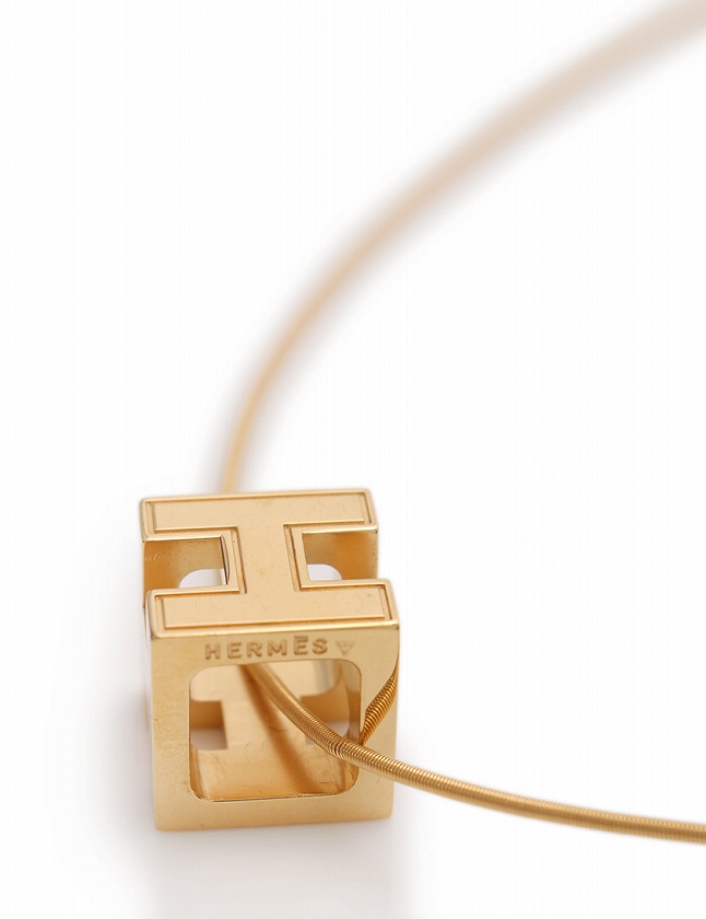 HERMESエルメス　キューブネックレス　カージュ・ド・Ｈ　箱付き 楽天市場】エルメスネックレス HERMES カージュドアッシュ H