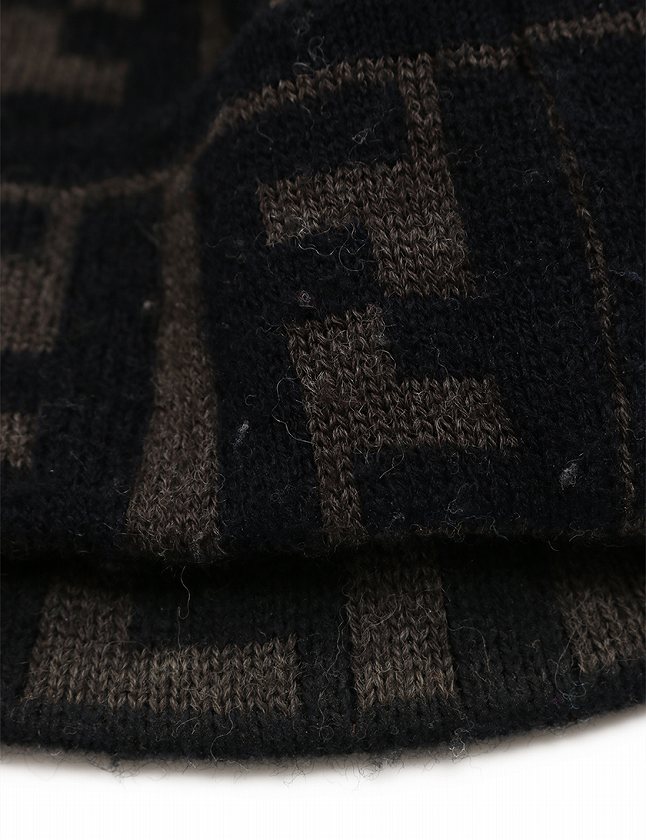 フェンディ FENDI ニット帽 帽子 ニットキャップ ズッカ柄 グレー