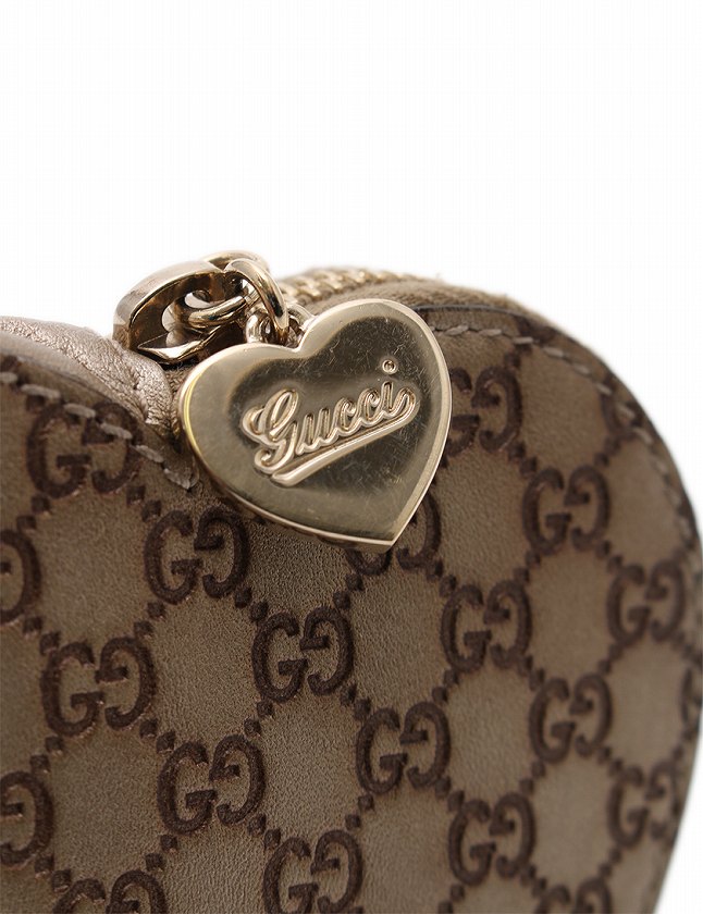 新品同様/未使用級　箱付き　GUCCI グッチ　小銭入れ　コインケース　ハート ダブルG ハートシェイプコインケース ・“GUCCI”付き ウィメンズ