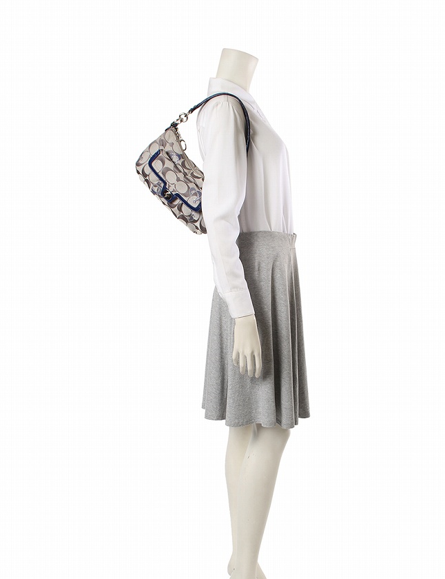 1円 ■極美品■ COACH コーチ F18756 グルービングハート ポピー キャンバス×レザー ショルダーバッグ グレー×ネイビー C1439rO コーチ COACH ショルダーバッグ ポピー シグネチャー グルービー