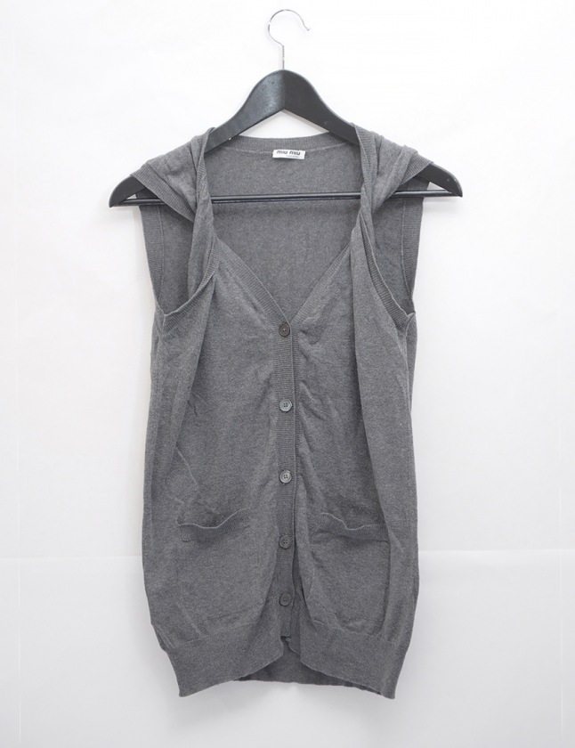 ミュウミュウ miumiu ニットベスト ジレ グレー 40 トップス 無地 S 