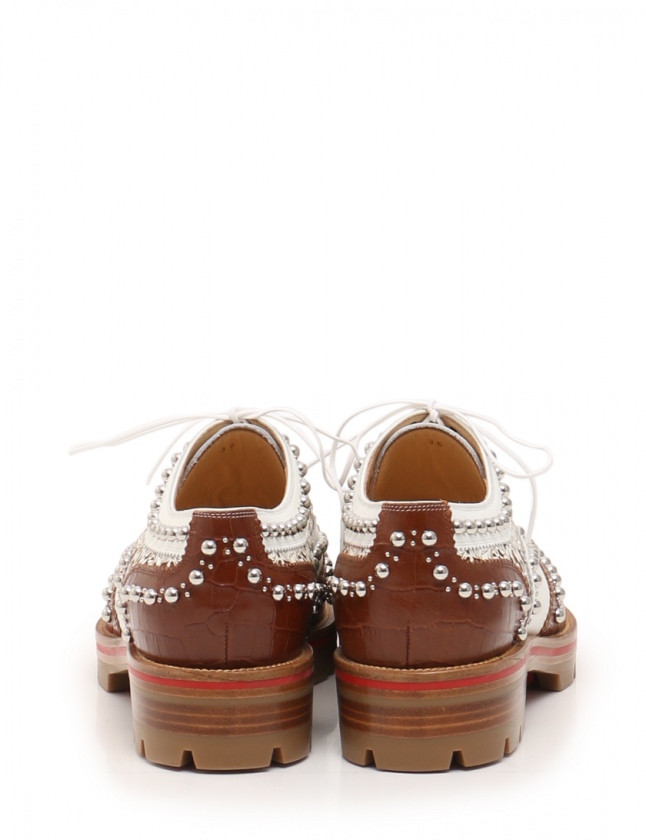 ルブタンホワイトレザー スタッズ付きウィングチップシューズ