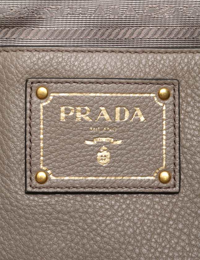 PRADA グレー トートバッグ1BG865 Amazon.com: Prada Women's Gray Vitello Phenix Shopping Tote