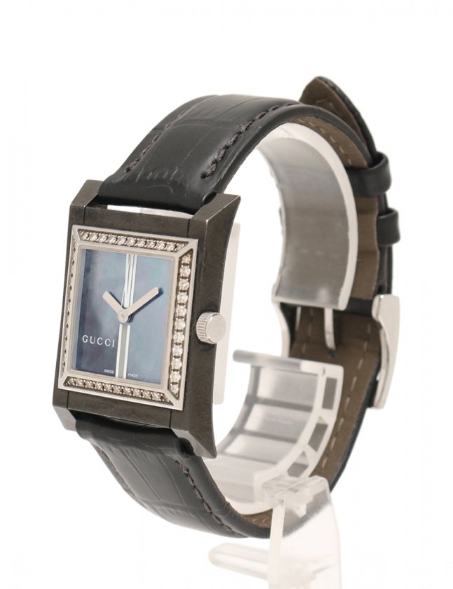グッチ GUCCI 腕時計 クオーツ 黒 111J/YA111404 SS レザー サファイヤ