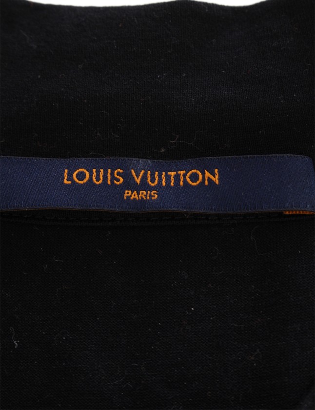 ルイヴィトン LOUIS VUITTON カットソー Tシャツ LVロゴ 黒 XL トップス 半袖 ハイネック ワンポイント 刺繍 コットン 2018SS メンズ ルイヴィトン LOUIS VUITTON カットソー Tシャツ LVロゴ 黒 XL トップス 半袖 ハイネック ワンポイント 刺繍 コットン 2018SS メンズ