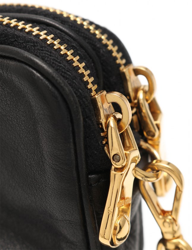 ✈訳 美品　ミュウミュウ　スタッズ レザー　ダブル ファスナー　化粧 ポーチ　黒 ✈訳 美品 ミュウミュウ スタッズ レザー ダブル ファスナー 化粧