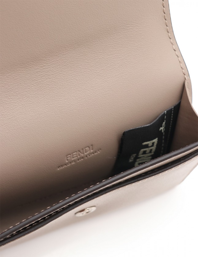 美品　FENDI フェンディ m5 レザー　ロゴプレート　小物入れ　小銭入れ 美品 FENDI フェンディ m5 レザー ロゴプレート 小物入れ 小銭入れ