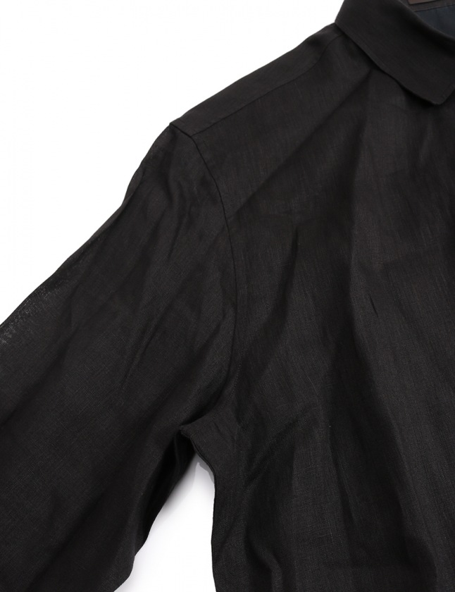 綺麗なルイヴィトンの黒の長袖ワイシャツ　無地　Mサイズ 綺麗なルイヴィトンの黒の長袖ワイシャツ 無地 Mサイズ