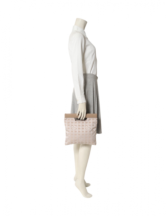 シャネル CHANEL クラッチバッグ ニュートラベルライン ベージュ シャネル CHANEL クラッチバッグ ニュートラベルライン ベージュ