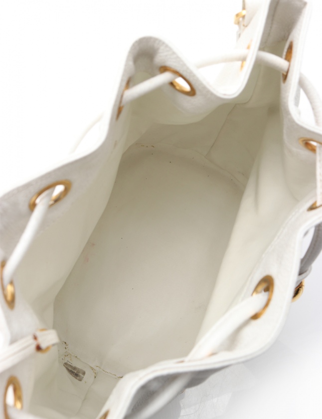 CHANEL トリプルココ ショルダーバッグ 大きめ ホワイト ココマーク