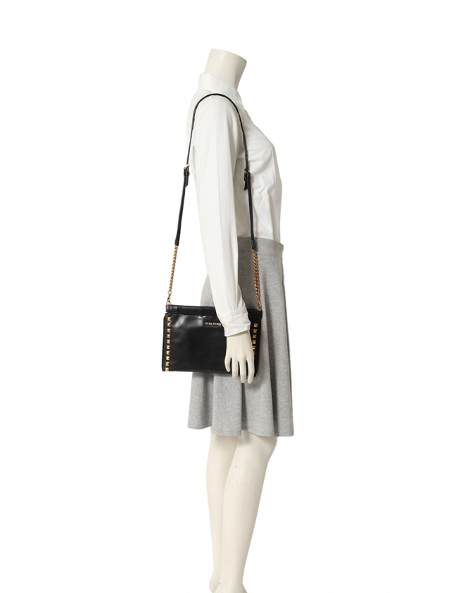 ミュウミュウ miumiu クラッチバッグ ショルダーバッグ 黒 ミュウミュウ miumiu クラッチバッグ ショルダーバッグ 黒