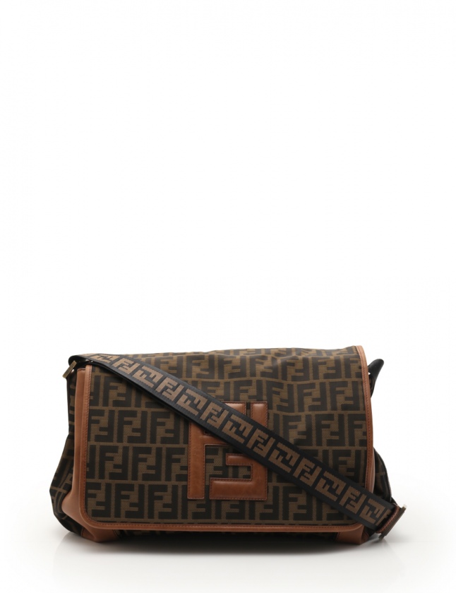 フェンディ FENDI ショルダーバッグ ズッカ メッセンジャーバッグ 