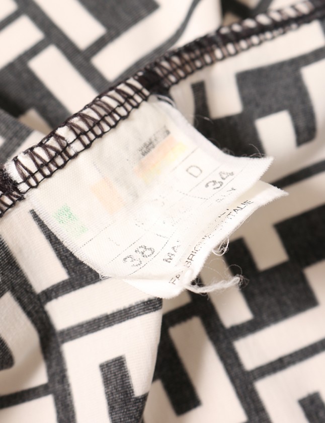 本日消します！FENDI　フェンディ ズッカ柄 　ミニワンピース ノースリー38 FENDI フェンディ FZDA17 ズッカ柄 FF ニット ワンピース ピンク