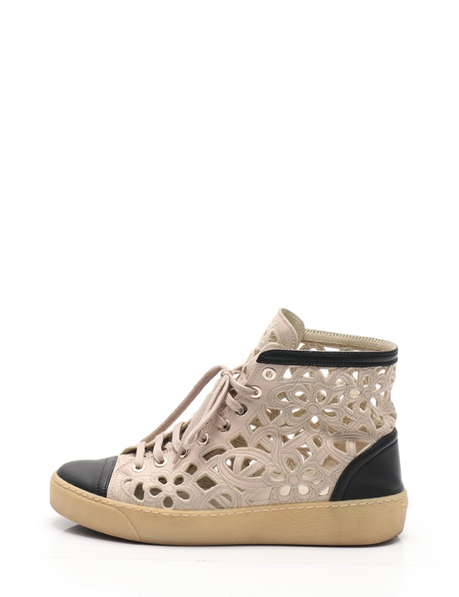 【人気モデル】 シャネル ハイカット スニーカー ココマーク サイズ37 箱付 中古・古着通販】CHANEL (シャネル) ココマークスニーカー