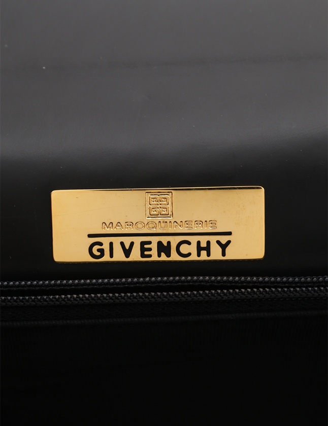ジバンシィ GIVENCHY ショルダーバッグ 黒 レザー ヴィンテージ