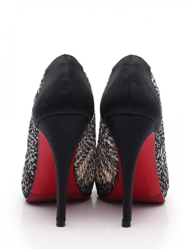 クリスチャンルブタン Christian louboutin オープントゥパンプス 