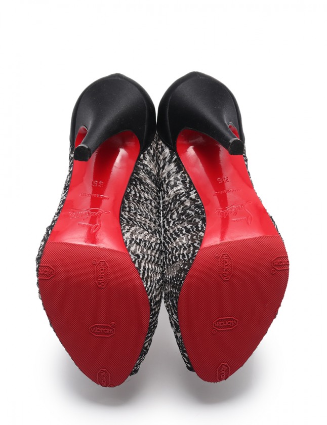 クリスチャンルブタン Christian louboutin オープントゥパンプス 