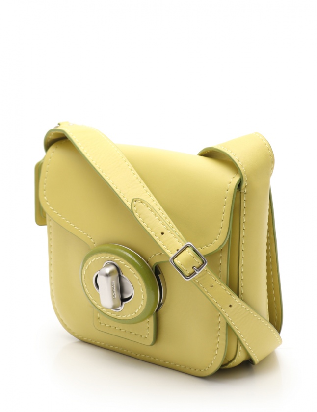 新品 コーチ ショルダーバッグ ライムグリーン