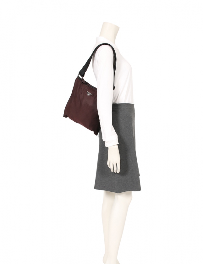 PRADA ダークブラウン ナイロン ショルダーバッグ 中古・古着通販】PRADA (プラダ) ナイロンショルダーバッグ