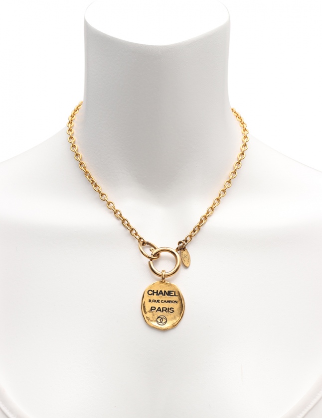 シャネル CHANEL ネックレス ゴールド アクセサリー ロゴプレート 