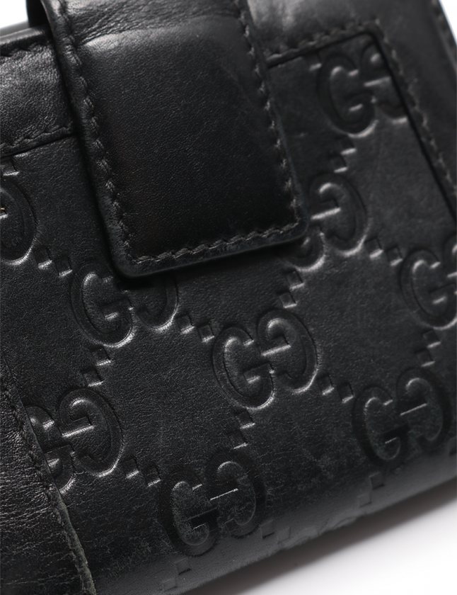 グッチ GUCCI 二つ折り財布 グッチシマ 黒 小物 レザー 146198